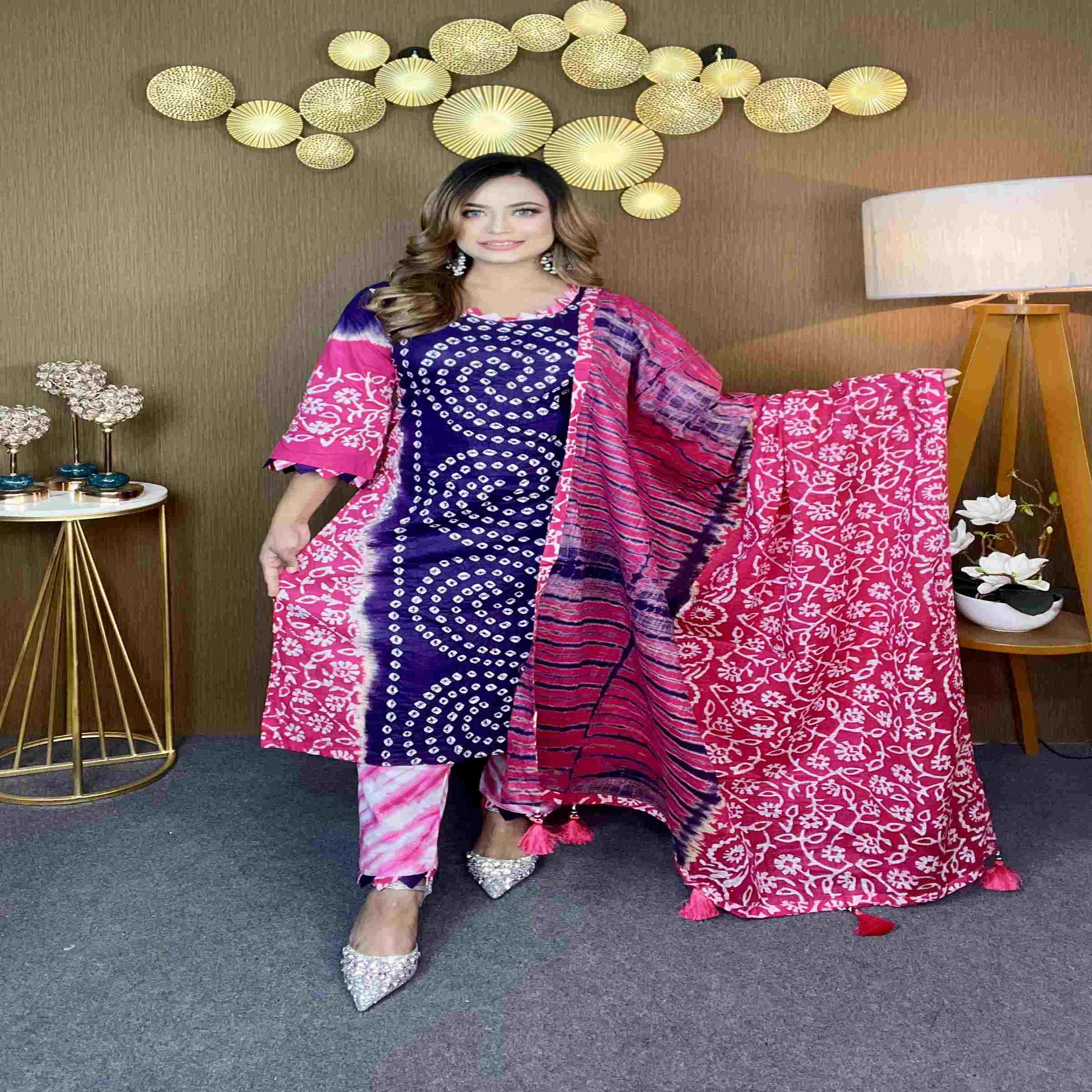 প্রিমিয়াম চুনরি - বেক্সি-বাটিক থ্রি-পিস জামা + ওড়না + প্যান্ট