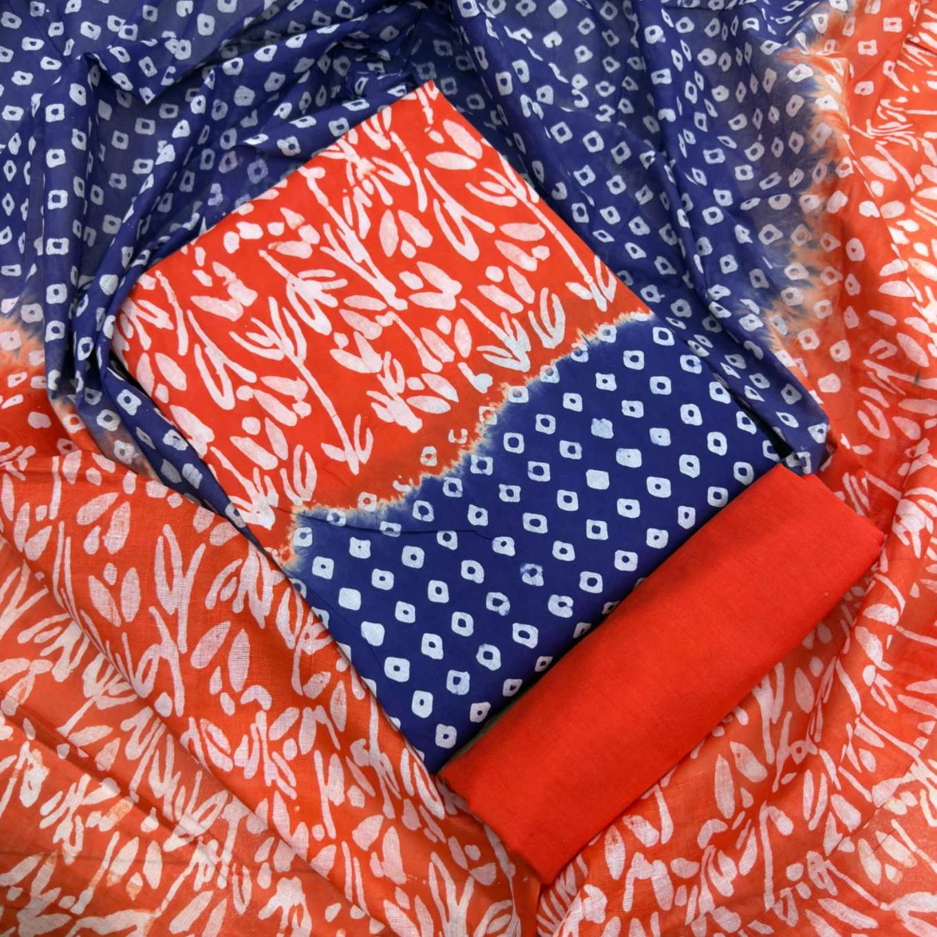 আনস্টিচ প্রিমিয়াম কটন বাটিক থ্রি-পিস জামা + ওড়না + প্যান্ট