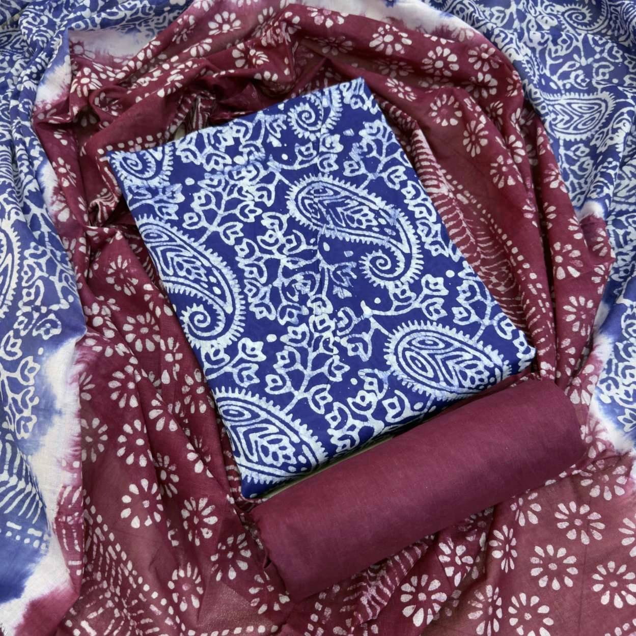 আনস্টিচ প্রিমিয়াম কটন বাটিক থ্রি-পিস জামা + ওড়না + প্যান্ট